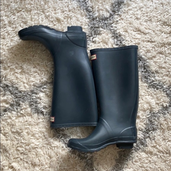 HUNTER Navy Blue Tall Rain Boots - Size 7 - Picture 2 of 7